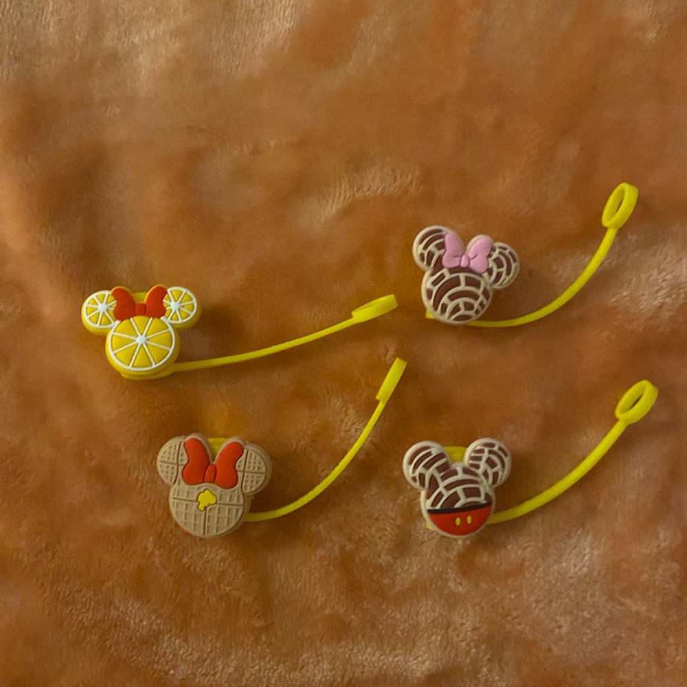 4 Disney straw toppers